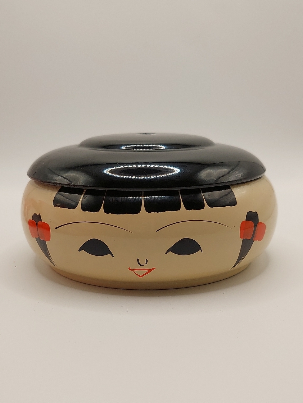 Lacquerware Asian Girl Face Hair Ribbon Trinket Box Jar in Black & Cream MCM GVC